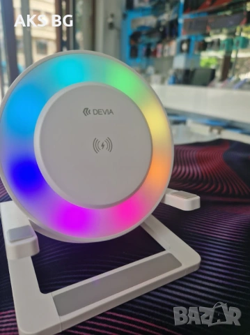 Bluetooth колонка с безжично зарядно и LED светлина