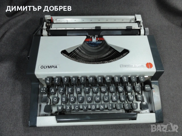 СТАРА РЕТРО ПРЕНОСИМА ПИШЕЩА МАШИНА OLYMPIA TRAVELLER DE LUXE GERMANY