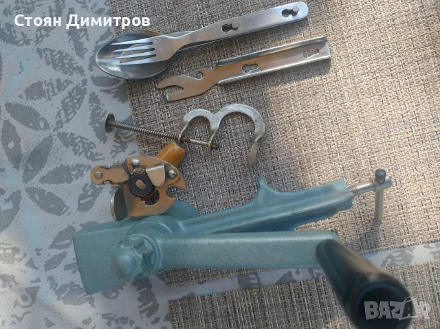 Стари нови запазени колекционерски уреди за дома...мелачка за ядки,машинка за костилки, отварачка за, снимка 9 - Други ценни предмети - 55501324