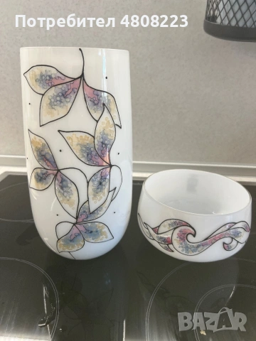 Ръчно рисувани стъклена ваза и купа