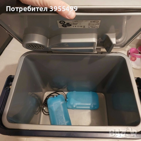 Хладилна чанта на 12/220V, снимка 2 - Хладилни чанти - 54561856