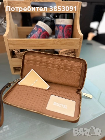 Michael Kors портфейл, снимка 2 - Портфейли, портмонета - 54163427
