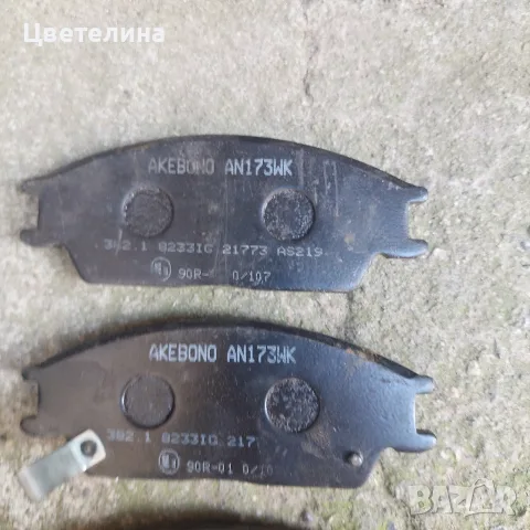 Предни спирачни накладки за автомобил, снимка 2 - Части - 55413381