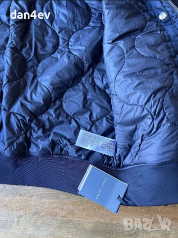 Яке бомбър Tommy Hilfiger в синьо, снимка 7 - Якета - 54196101