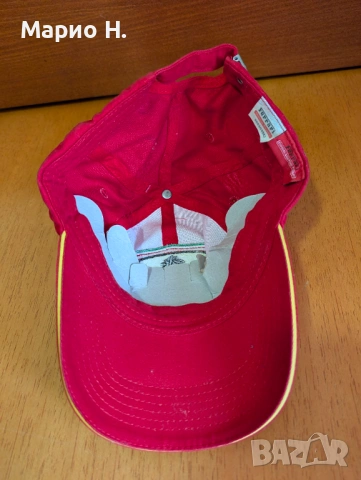 Шапка с козирка Scuderia Ferrari F1, оригинална, чисто нова, червена, Формула 1, снимка 4 - Шапки - 54484946