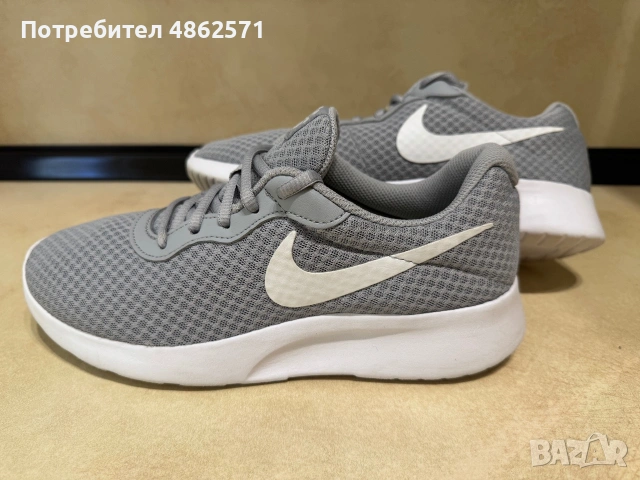 Nike Tanjun.       M