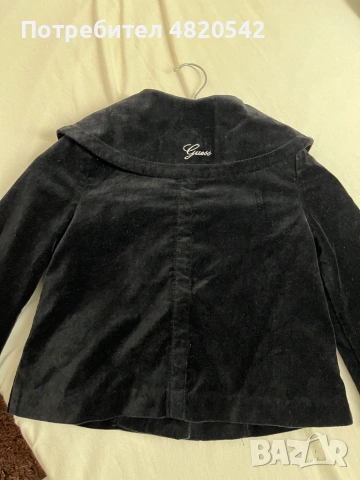 Пролетно палто на марката GUESS, снимка 2 - Детски якета и елеци - 54527592
