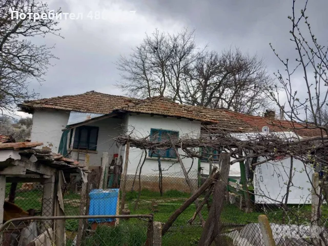 Стара кирпичена къща