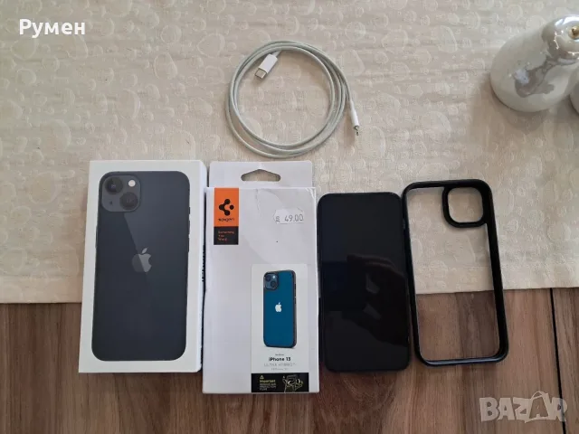 Продавам IPHONE 13 126GB 90% батерия,пълен комплект.