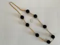 Колие със златна верижка и черни кръгли плетени мъниста., снимка 1