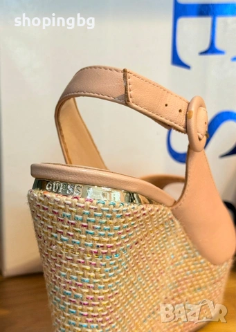Дамски сандали GUESS на платформа , снимка 2 - Сандали - 54780375