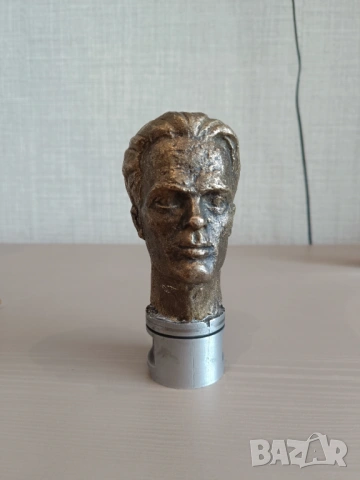 Бронзов авторски бюст на Н. Й. Вапцаров, снимка 2 - Статуетки - 54397442