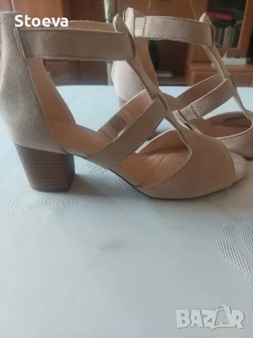 Сандали Clarks #39, снимка 4 - Дамски обувки на ток - 55315564