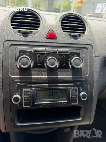 VW caddy 1.6 tdi, снимка 9 - Автомобили и джипове - 54446922