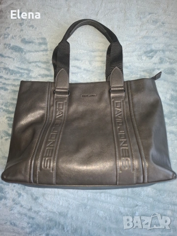 Дамска черна чанта David Jones