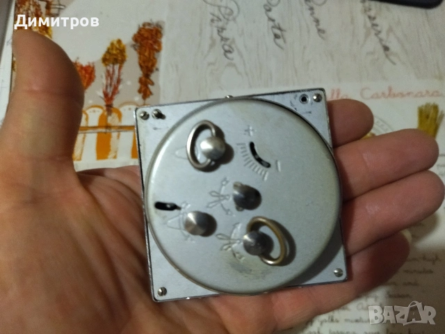 Часовник, снимка 4 - Антикварни и старинни предмети - 54245365