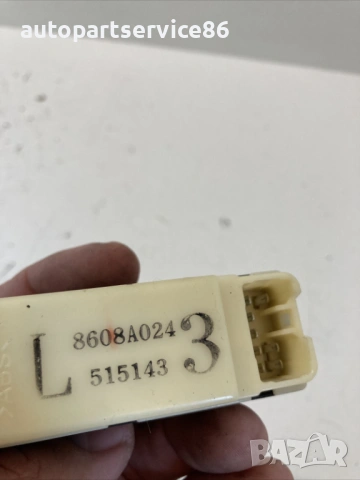 Бутон за заден ляв прозорец за Mitsubishi Grandis 2.4 (2004) 8608A024, снимка 2 - Части - 54739247