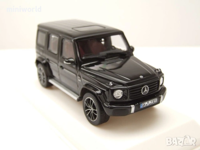 Mercedes-Benz G-Klasse 2025 - мащаб 1:43 на Norev моделът е нов в PVC дисплей-кейс, снимка 7 - Колекции - 54330830