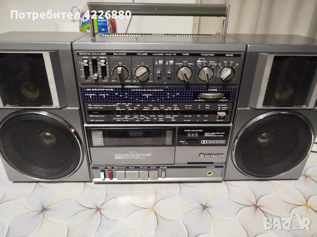 Касетофон Хитачи , снимка 2 - Радиокасетофони, транзистори - 54570262