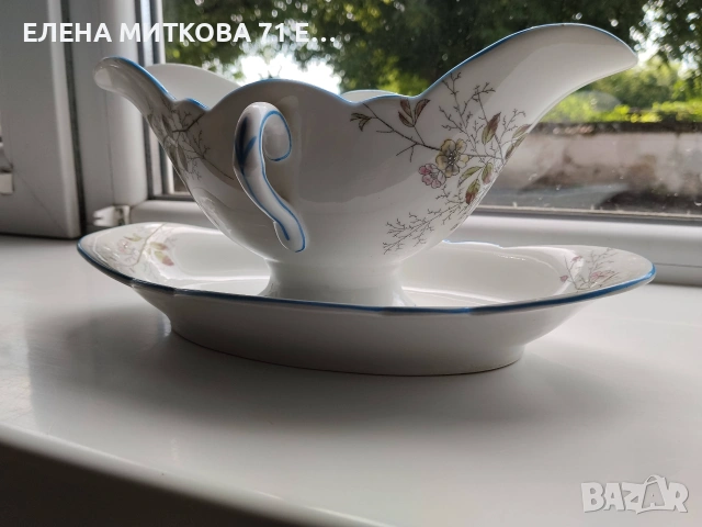Голяма сосиера от фин порцелан с прикрепена подложна чиния