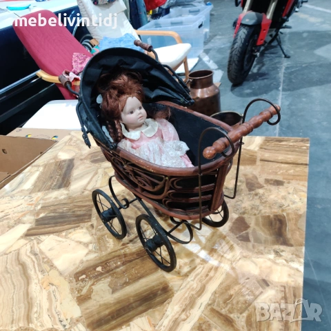 Колекционерска антична викторианска количка с кукла, снимка 7 - Антикварни и старинни предмети - 53787276
