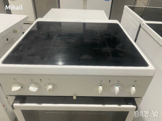 Свободностояща печка Gorenje с керамичен плот, снимка 2 - Печки, фурни - 54877540