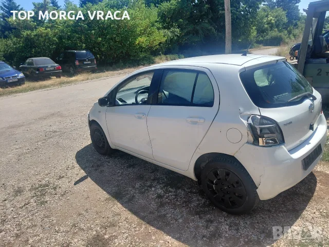 Toyota Yaris 1.0 vvti на части !!!, снимка 2 - Автомобили и джипове - 55427209