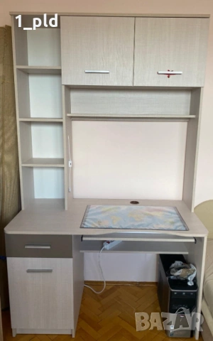 Бюро с надстройка