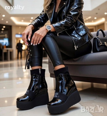 Боти на платформа - черен лак