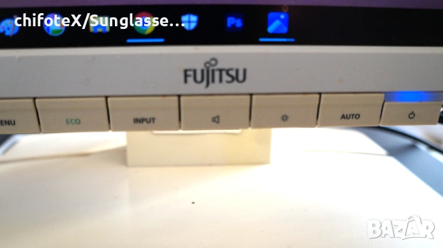 LCD монитор Fujitsu B19-6 LED, снимка 2 - Монитори - 54444305