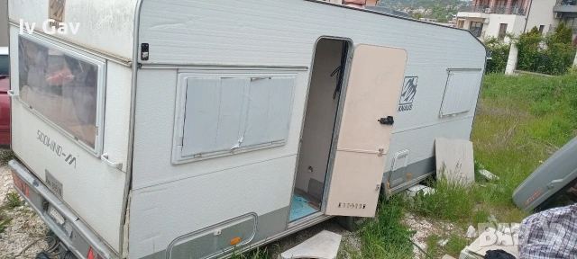 Оборудвана за живеене, отдих или нощувки каравана във Варна