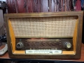 Продава се дървено радио Loewe Opta. , снимка 1