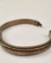 Твърда шарнирна гривна (Clamper Bangle) с изразителен флорален орнамент, снимка 2