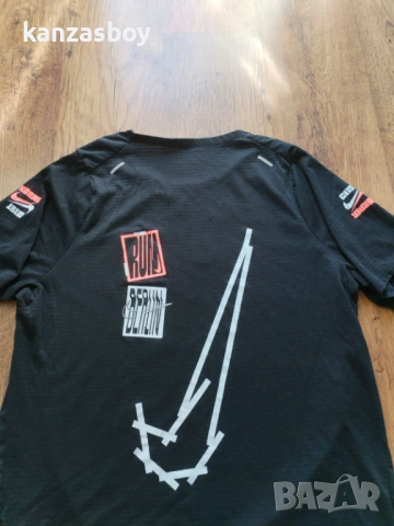 Nike M NK BERLIN RISE 365 TOP SS - мъжка ръннинг тениска Л, снимка 5 - Тениски - 54714943