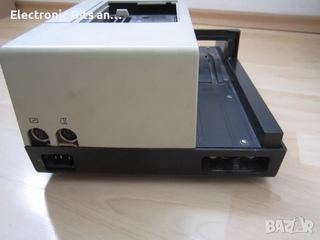 Диапроектор Pentacon AV 100, снимка 3 - Антикварни и старинни предмети - 55629609