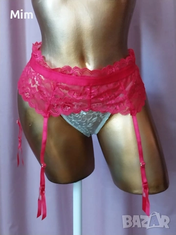 Charade M/L Червен дантелен колан с жартиери за чорапи , снимка 2 - Бельо - 55182070