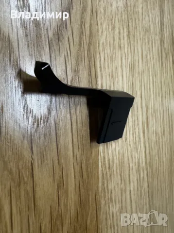 НОВ черен Squarehood thumb-up grip / грип за Fujifilm X100V / X100VI, снимка 3 - Чанти, стативи, аксесоари - 55445245