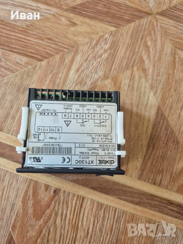 Терморегулатор хладилна витрина Dixell XT130c, снимка 3 - Хладилни витрини и фризери - 54266135