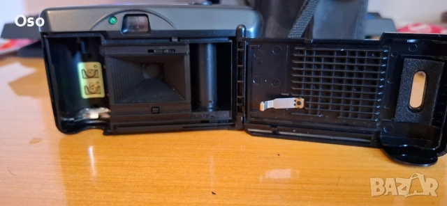 РАБОТЕЩ ретро лентов фотоапарат Premier PC-651 с оригинален калъф, снимка 2 - Фотоапарати - 55079859