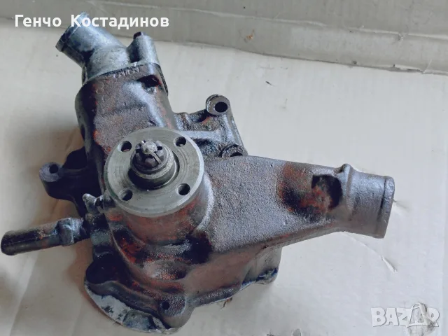 Продавам водна помпа за Волга Газ -24