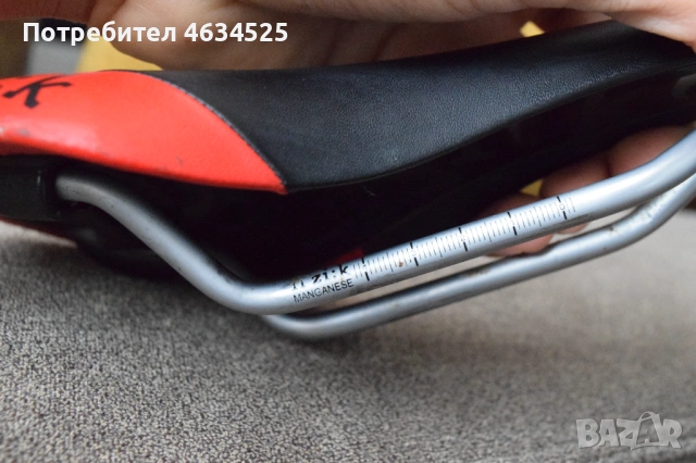 Седалка Fizik Antares Червена, снимка 7 - Аксесоари за велосипеди - 54884594
