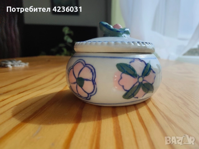 Ръчно рисувана порцеланова кутийка