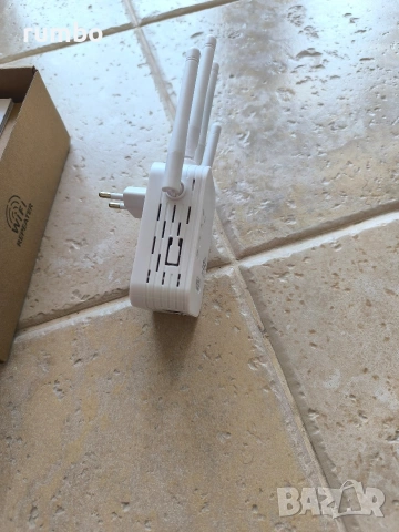 продавам WiFi репитер , снимка 3 - Рутери - 54783857