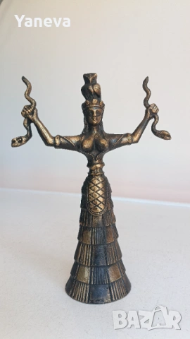 Бронзова статуетка на Минойска богиня със змиите , свързана с плодородието и природата. , снимка 2 - Статуетки - 54139256