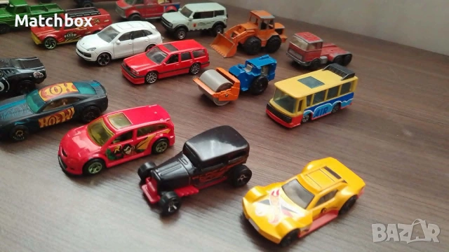 РАЗПРОДАЖБА Модели 1/64 различни производители, снимка 4 - Колекции - 45904850