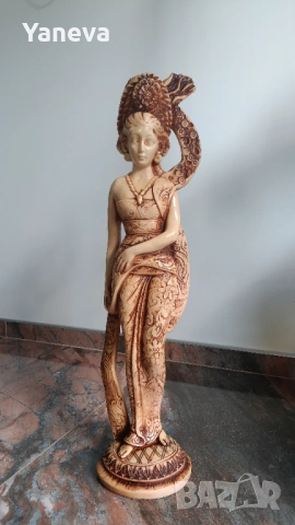 Статуетка от остров Бали на танцьорка в традиционни одежди. , снимка 3 - Статуетки - 53989710