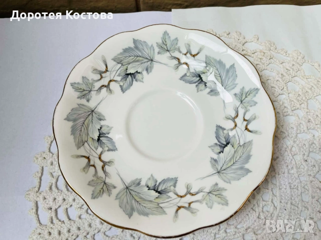 ROYAL ALBERT красив комплект от Англия от костен порцелан, снимка 5 - Антикварни и старинни предмети - 54385469