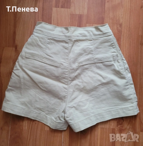 Светло бежави панталонки с интересен дизайн., снимка 3 - Къси панталони и бермуди - 54189675