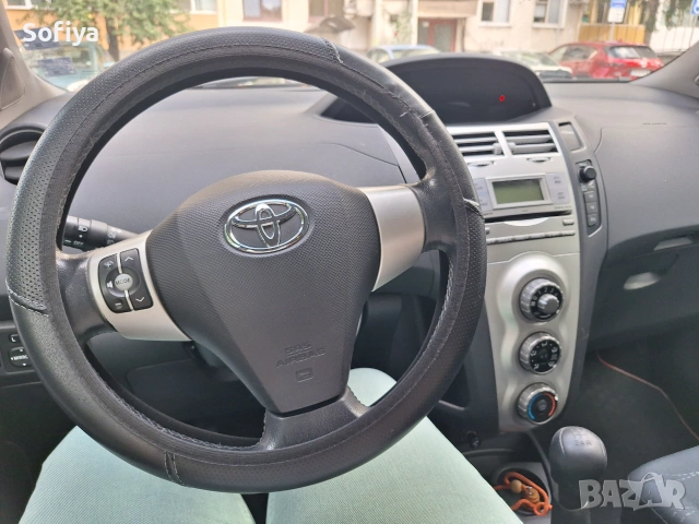 Toyota Yaris 1.3, снимка 2 - Автомобили и джипове - 54772409