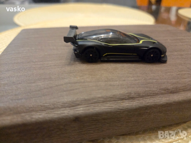 Hotwheels Aston Martin Vulcan 2018, снимка 3 - Колекции - 54195797
